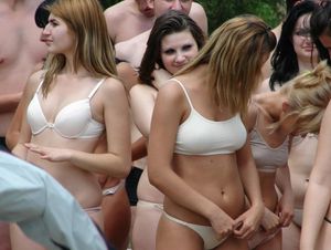 Gorgeous teen bra in a incredible pic