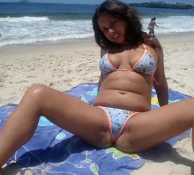 Sexy amateur in awesome amateur g-string picture