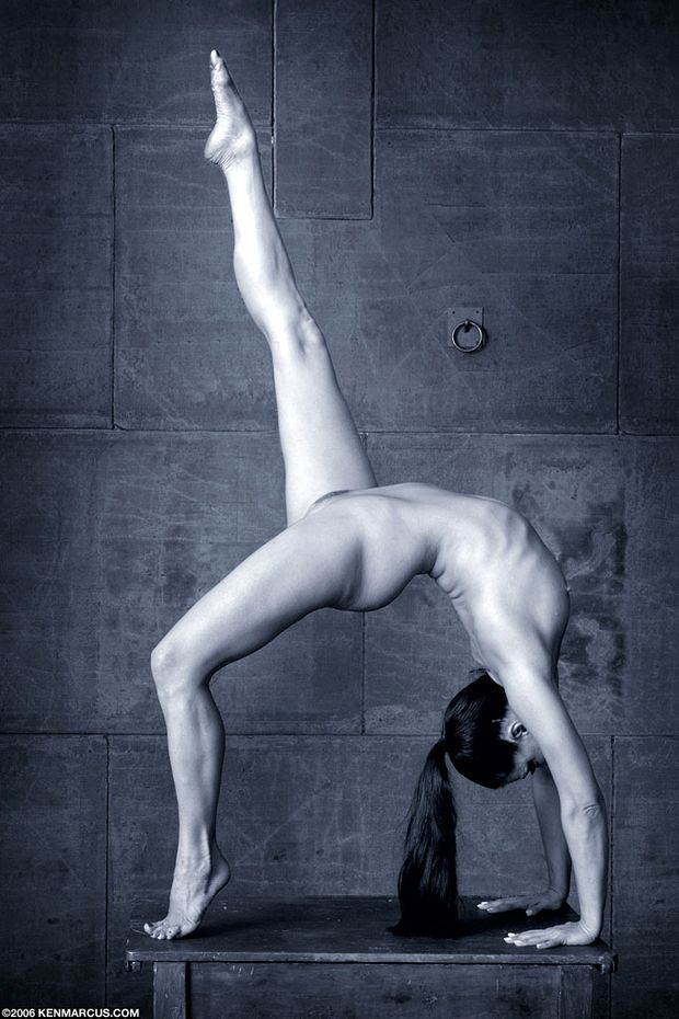 Hot bdsm pic with beautiful muscular body