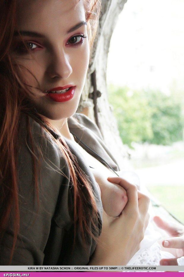 Her Seductive Looks