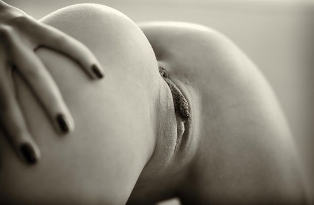 Sexy booty in this amazing vagina pic