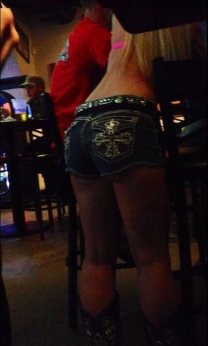 If you liked this post ... you may enjoy these too!'Lady In Red' creeped by @thljonesranch at the Houston airportLets all head to Miami and