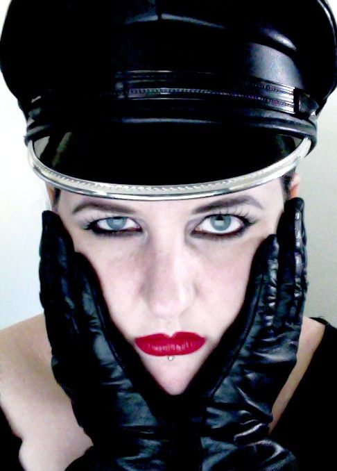 1st – 3rd December 2012 Travel news in with Madame Katorga who visits Pittsburgh early next month. Madame Katorga will be available to