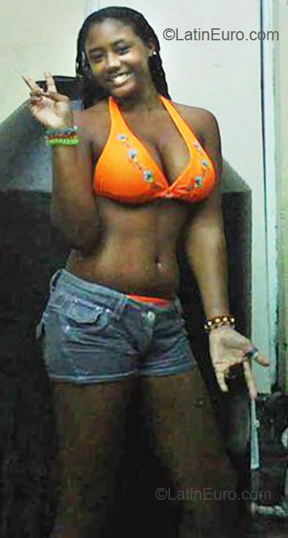 Hot homemade picture with lovely dark-skinned rack