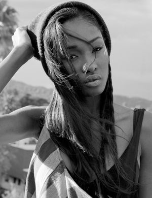 Lovely ebony in this incredible pic