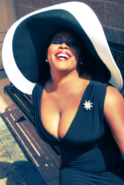 Stunning ebony bbw in a hot photo