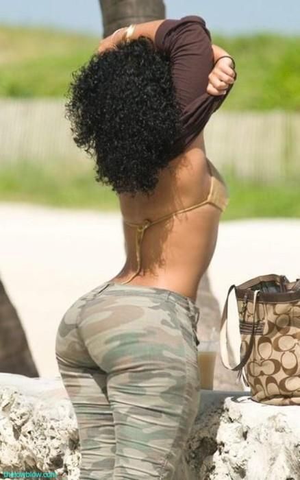 Awesome photo with a beautiful ebony butt