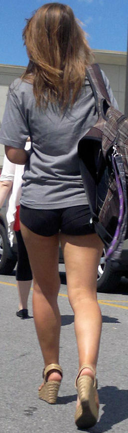 Very up close sexy legs and booty. I think we can all find a girl like that here > Meet Local Hotties .. Free! If you liked this post