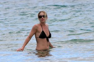 Christina Applegate Bikini Candid