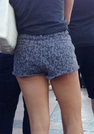 We all can appreciate nice legs and short cut offs andÂ  &#8230;&#8230; maybe even a little cheek pokie outie. If you liked this post ... yo