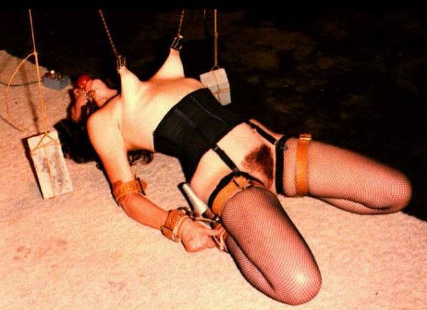 Hot bondage classic pic
