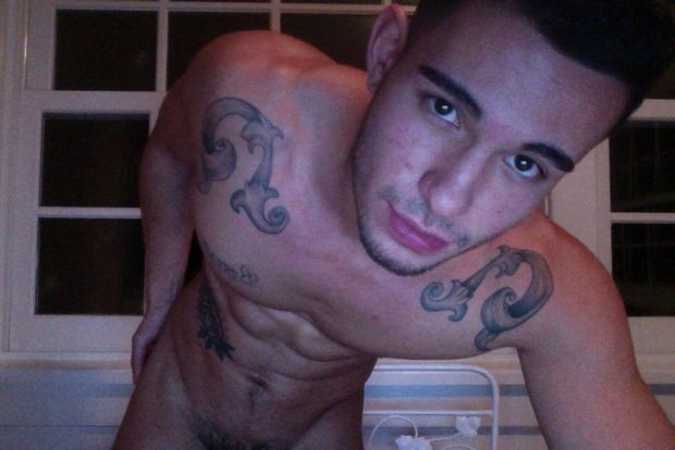 gay pornstar Ricky Roman (@RickyRomanXXX on twitter)