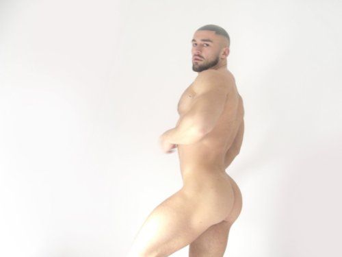 François Sagat naked in a bed! (Part 1)