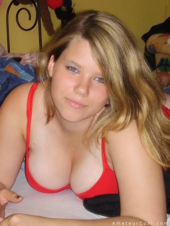 Amazing amateur picture with a superb hooters rookie