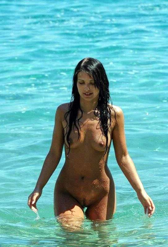 Sexy hispanic in amazing pic