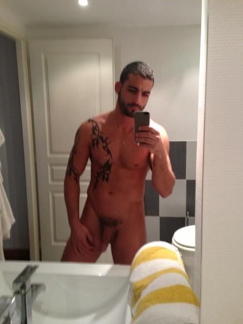 Edji Da Silva and his iPhone ♥