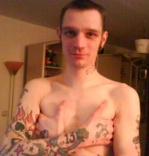 Lovely mom bra in amazing amateur fisting picture