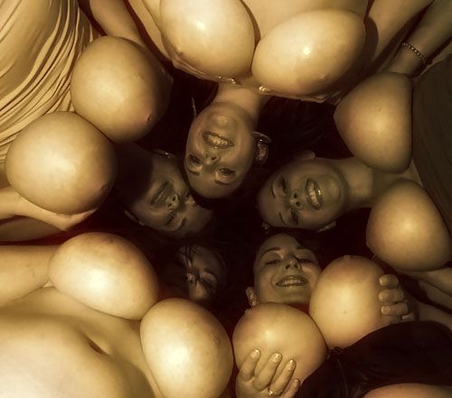 Stunning big tits in this hot picture
