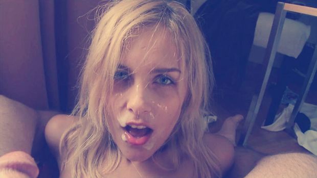 Lovely blonde in a hot cumshot girlfriend pic