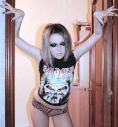 Awesome pic with a gorgeous emo blonde