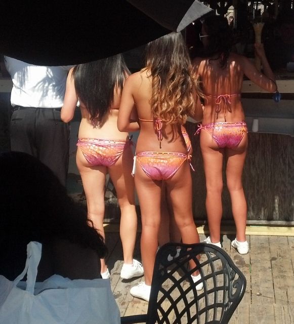 Looks like Sammy&#8217;s Beach Bar is the place to hang, creep and toss back a few.Â  My kind of place. If you liked this post ... you may e