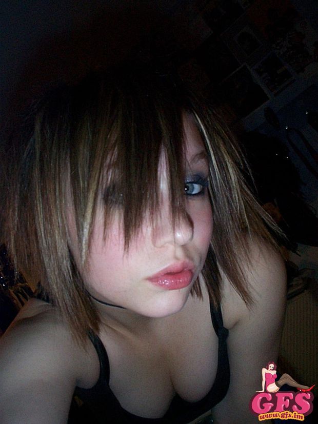 Sexy Emo GF taking a self shot in her black top