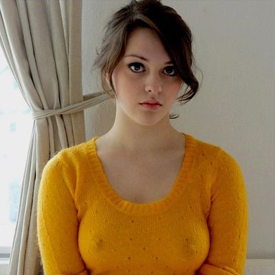 Sexy brunette in this awesome pic