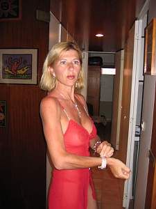 Incredible beginners pic with a sexy blonde milf