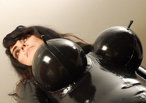 pennylick:

Fantastic catsuit! Photo by Patrick...