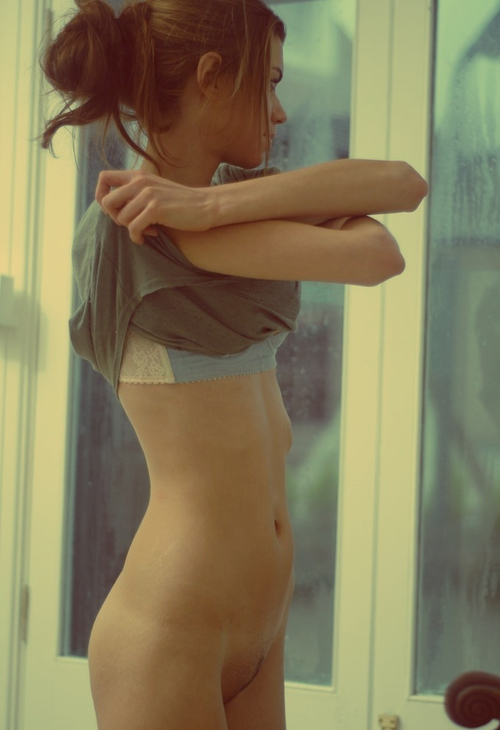 Hot brunette in amazing pic