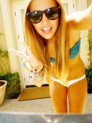 selfshooting outside, love from Cali!