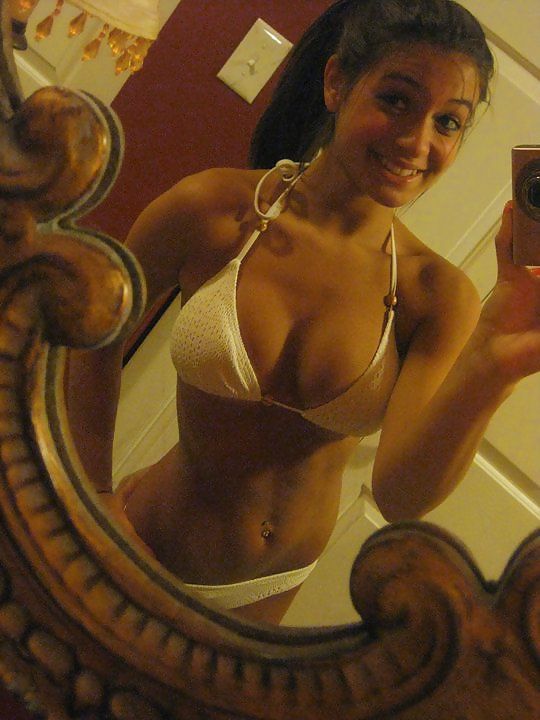 Superb brunette in this incredible amateur photo