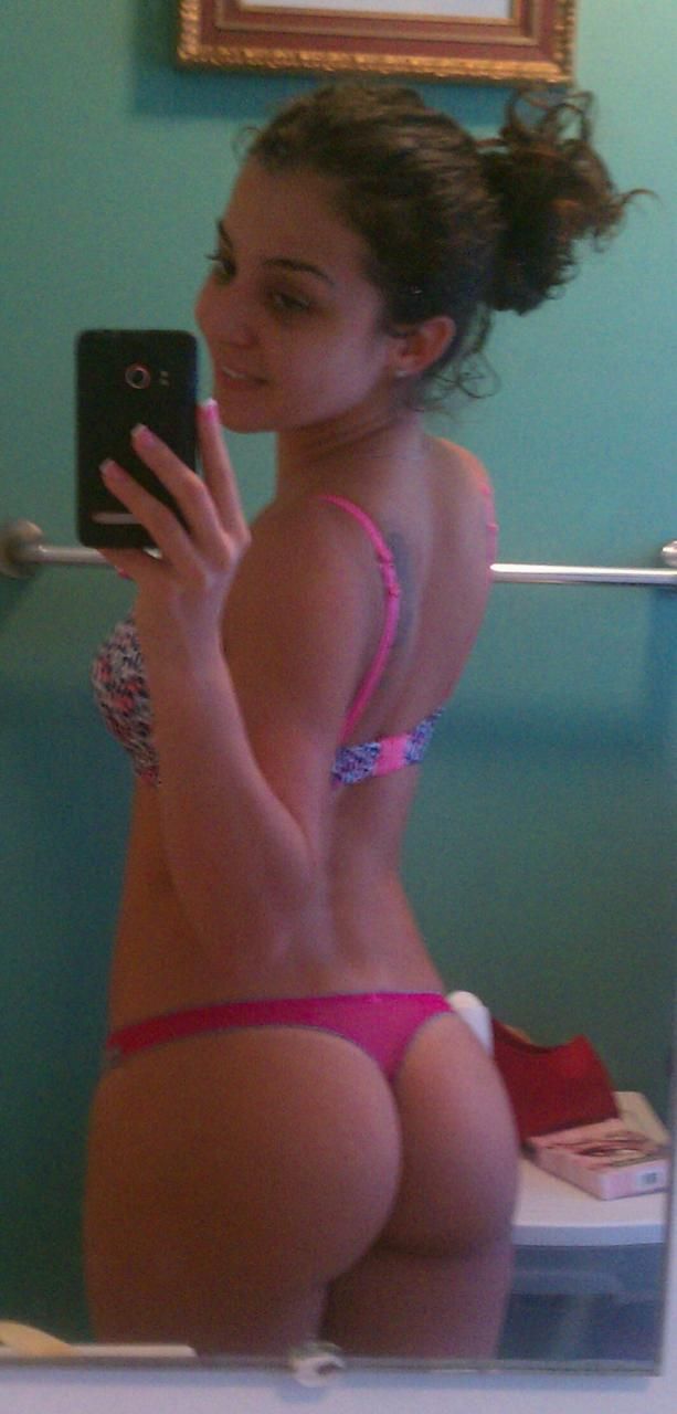 Hot novice selfshot photo with a hot ash brown