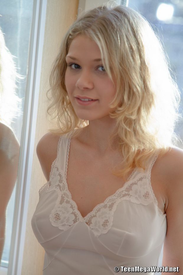 Beautiful blonde teen in awesome picture