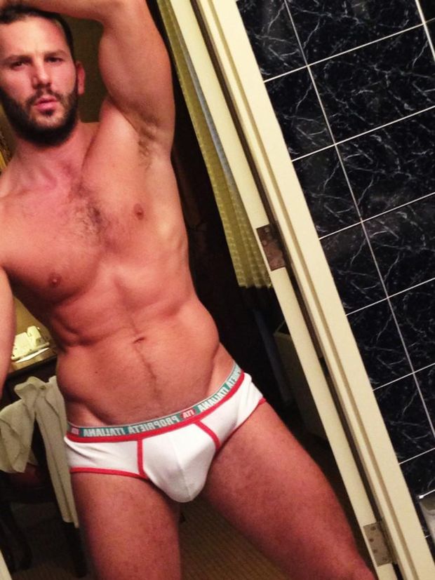 Rocco Hard (@Sverxxx on twitter)