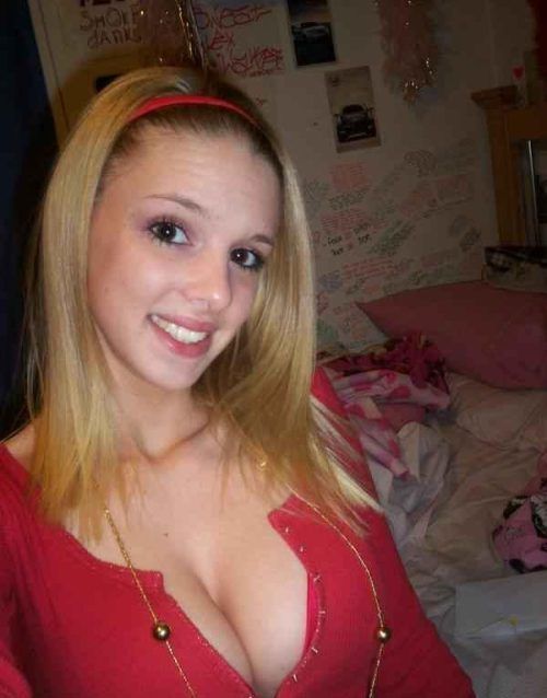 Amazing rookie pic with a amazing blonde homemade