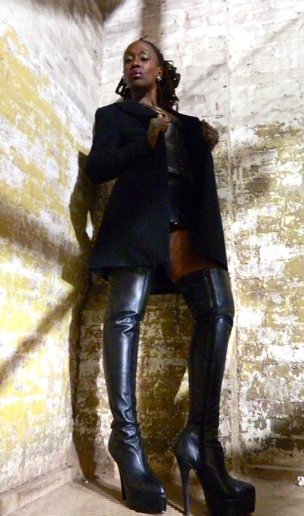 Mistress Martine Phoenix