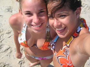 GREAT BOOBS ON LEFTY!