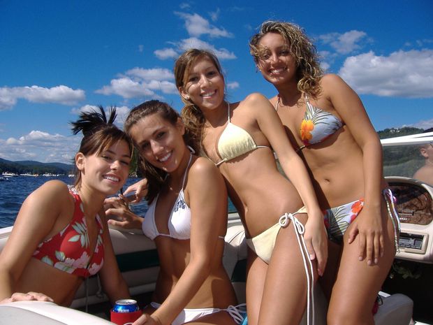 GIRLS IN BIKINIS!