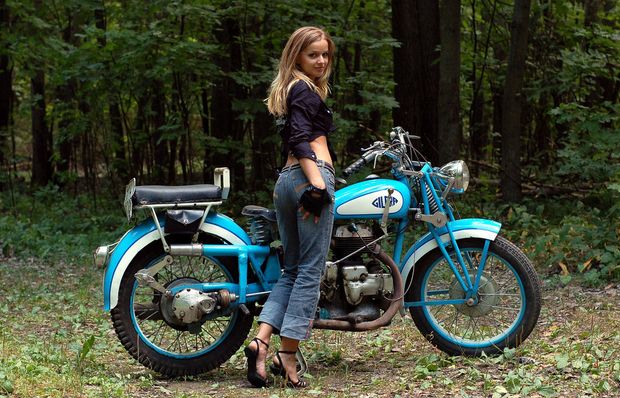 Amazing pic with a stunning ash brown
