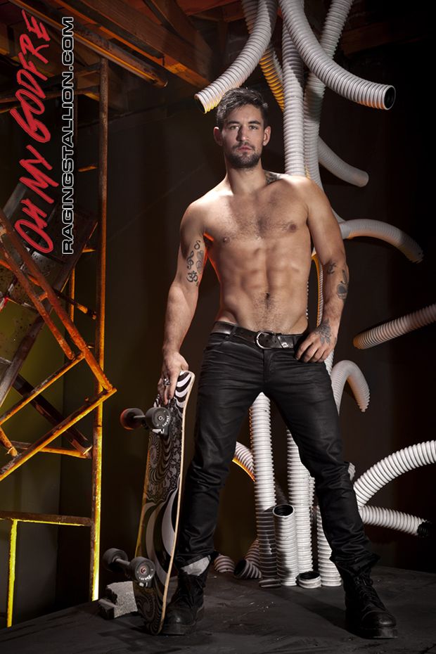 Naked skateboarding with Benjamin Godfre!