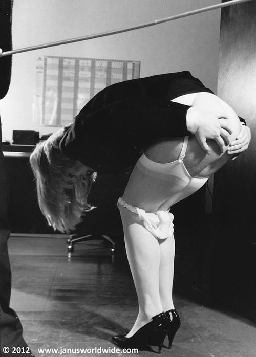 sussexsub:

do you spank your dates?
