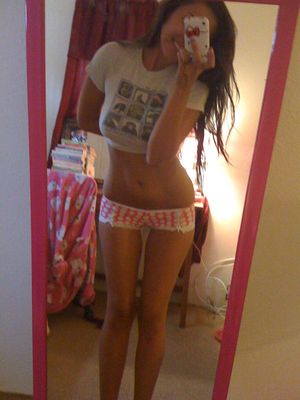 Gorgeous ash brown in amazing wife selfshot pic