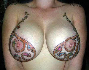 Slave Leia Tattoo -- Ouch!