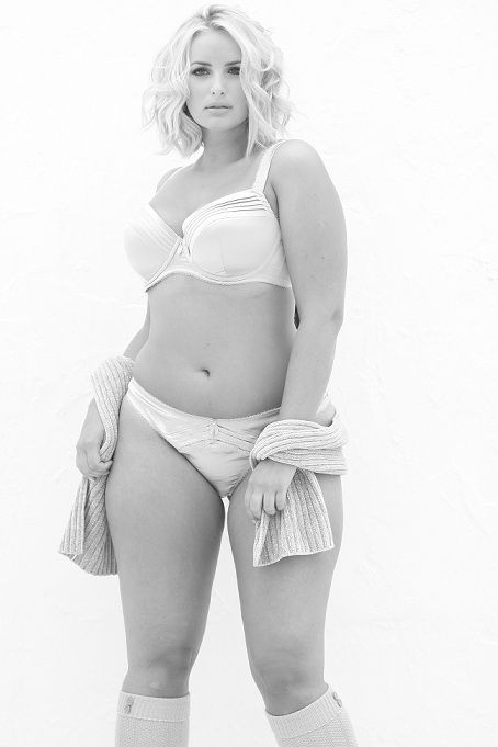 Awesome homemade pic featuring gorgeous blonde big girls