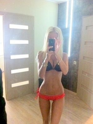 Stunning blonde rookie in a awesome amateur selfshot photo