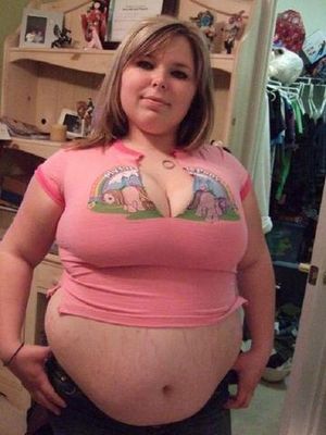 Gorgeous blonde big tits in a awesome picture