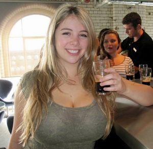 Hot blonde amateur in a hot amateur pic