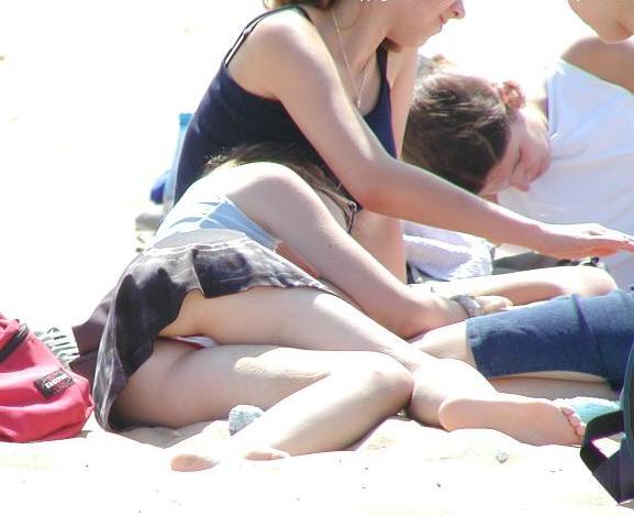 Public upskirt oops