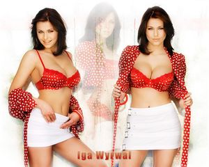 Beautiful brunette rack in amazing pic